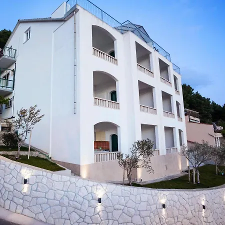 By The Sea Brela, Makarska - 6674 アパート ブレラ