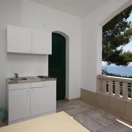 Apartment By The Sea Brela, Makarska - 6674 *